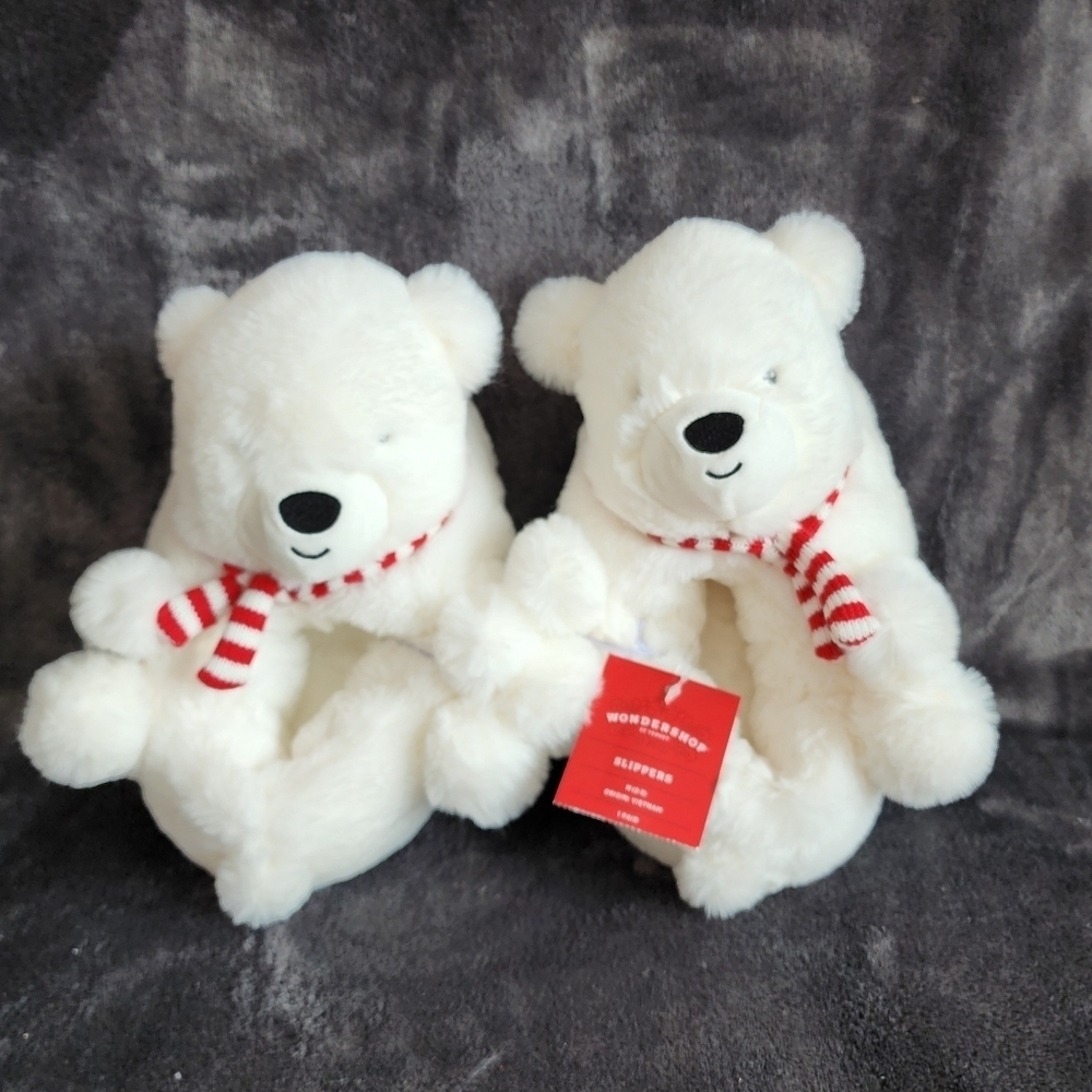 New Target Kid's winter Holiday Christmas Polar Bear Character Slippers size 2-3